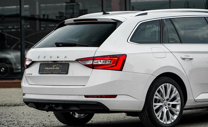 Skoda Superb cena 92900 przebieg: 178000, rok produkcji 2020 z Ogrodzieniec małe 781